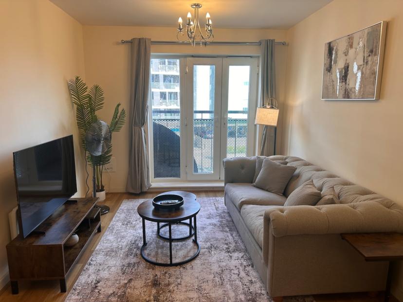 Bright 1-Bed | Lift Access, Sleeps 4, Free Parking