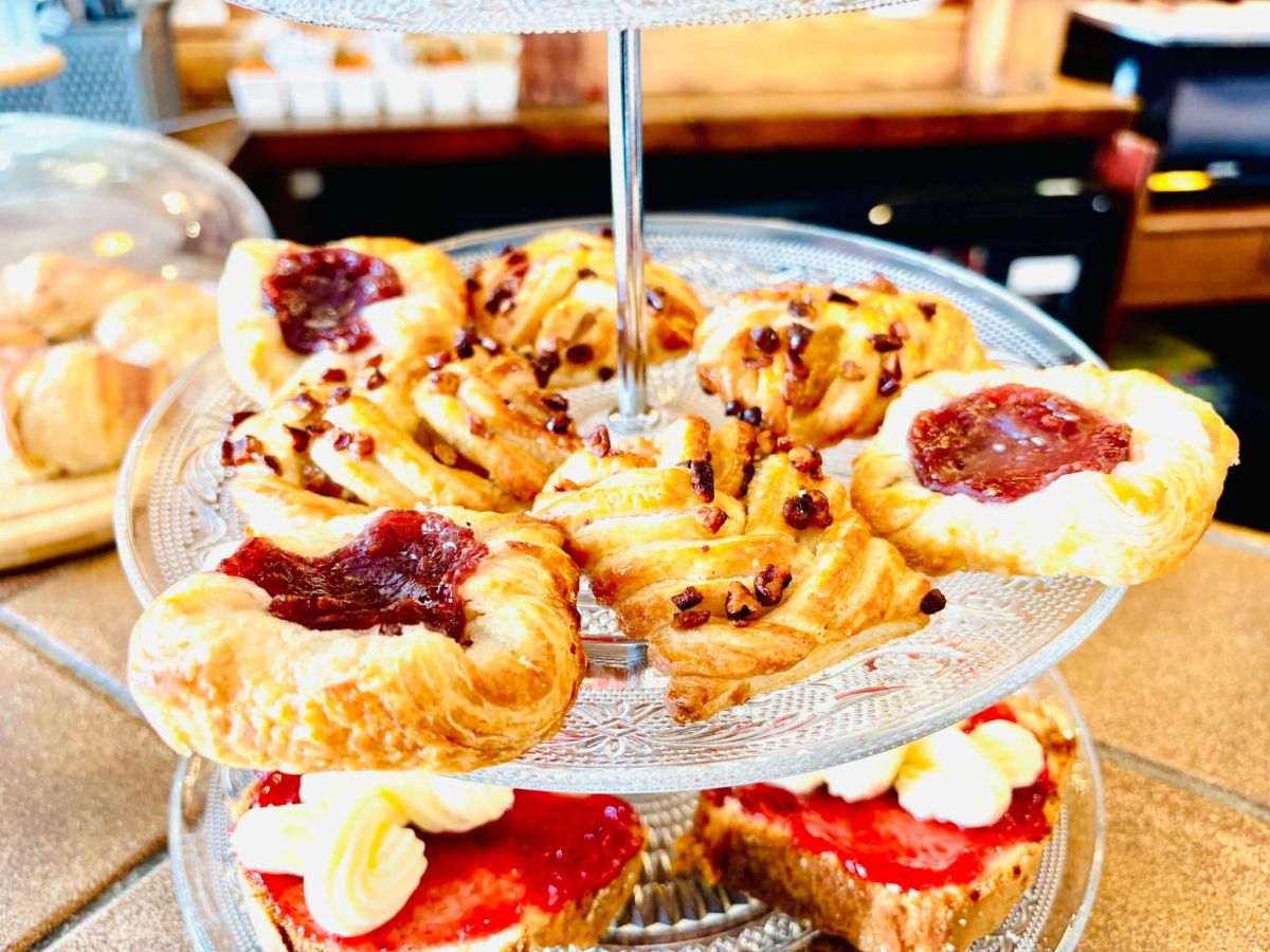 Coffee and cakes at Flattie in a Teacup