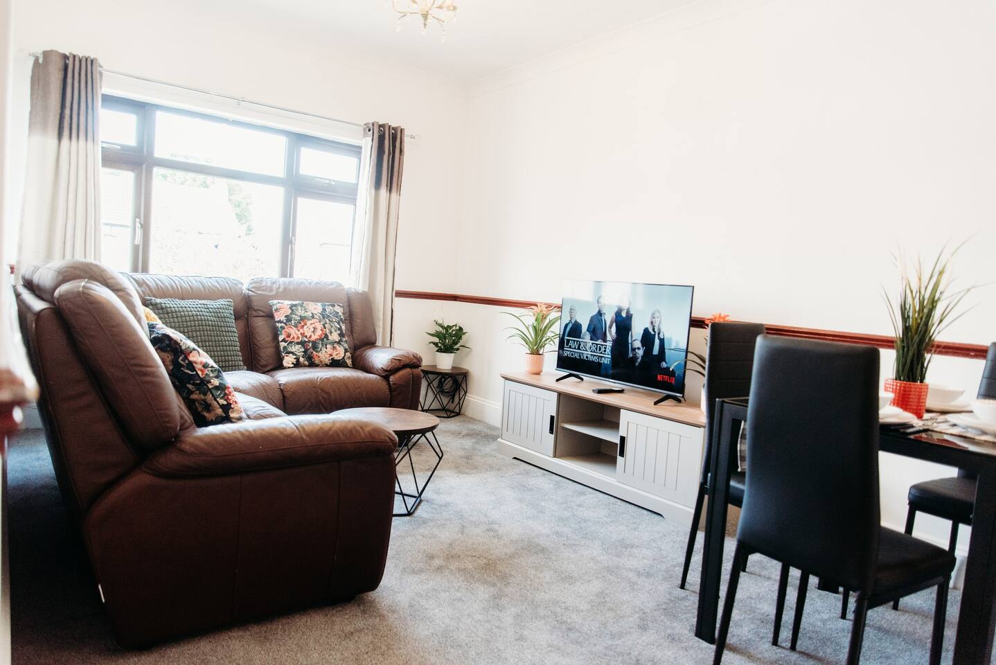 Sunny Beachside Apt with Free Parking 2 in 10 West Rd SS3 9DP - Property image 22 - VivreStays
