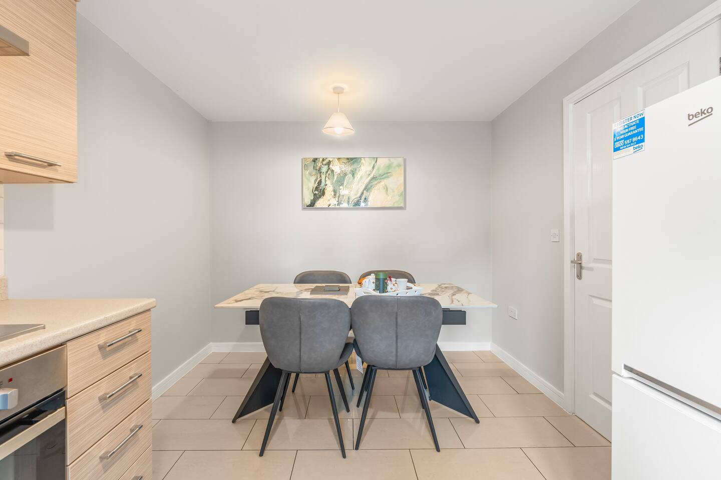 Modern 4-Bed Close to Jaguar Whitley & City C… 4 in 218 Anglian Way CV3 1PS - Property image 6 - VivreStays