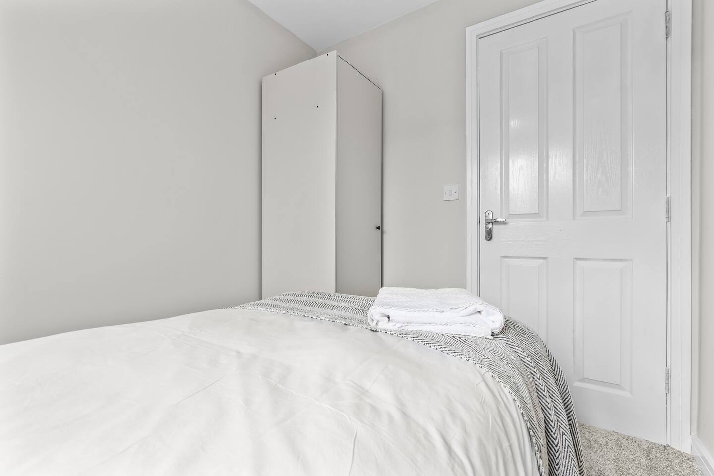 Modern 4-Bed Close to Jaguar Whitley & City C… 4 in 218 Anglian Way CV3 1PS - Property image 20 - VivreStays
