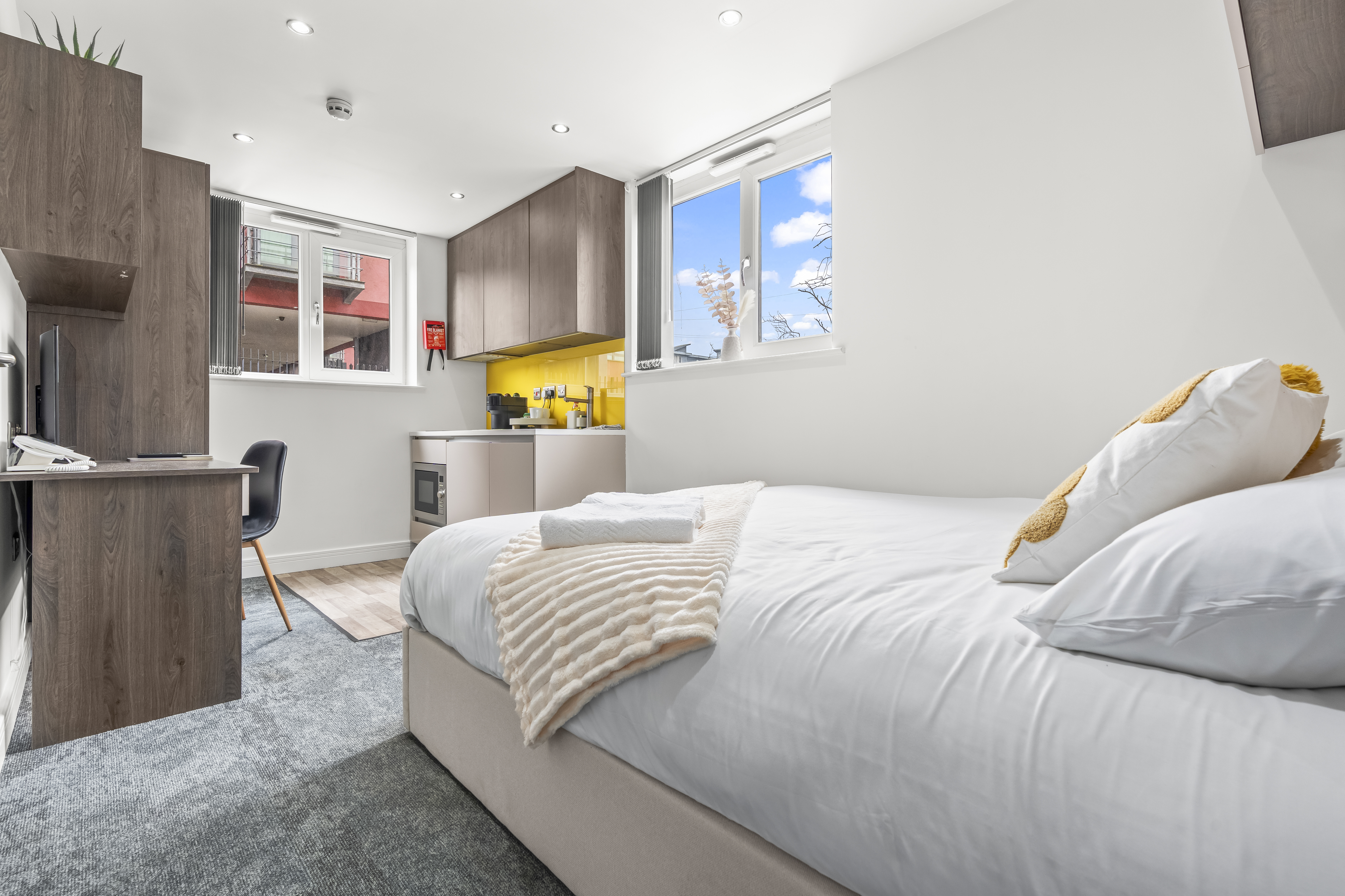 Contemporary Comfort Steps from Ricoh Arena 5 in Hertford Pl CV1 3JZ - Property image 5 - VivreStays
