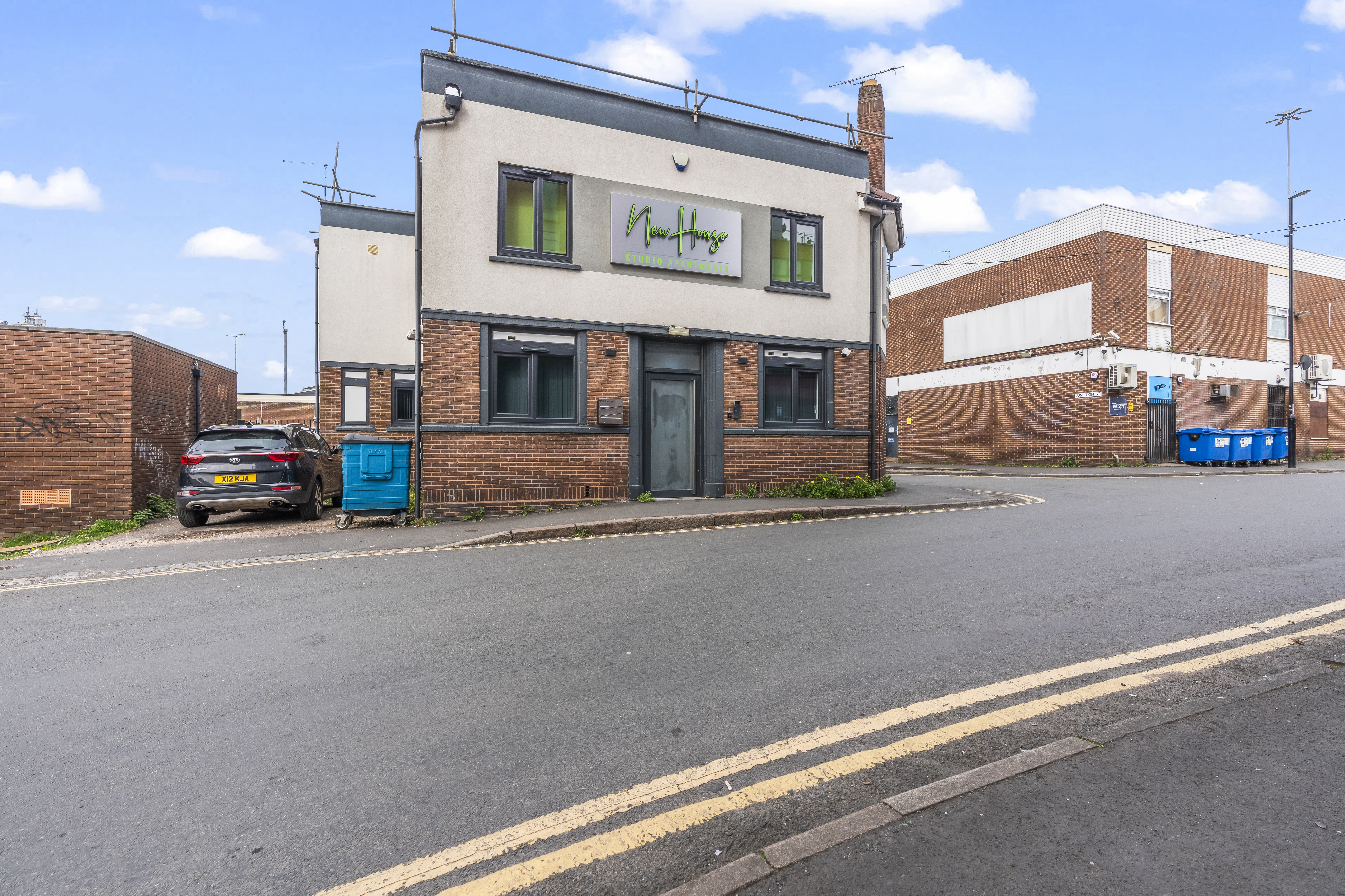 Contemporary Comfort Steps from Ricoh Arena 5 in Hertford Pl CV1 3JZ - Property image 4 - VivreStays