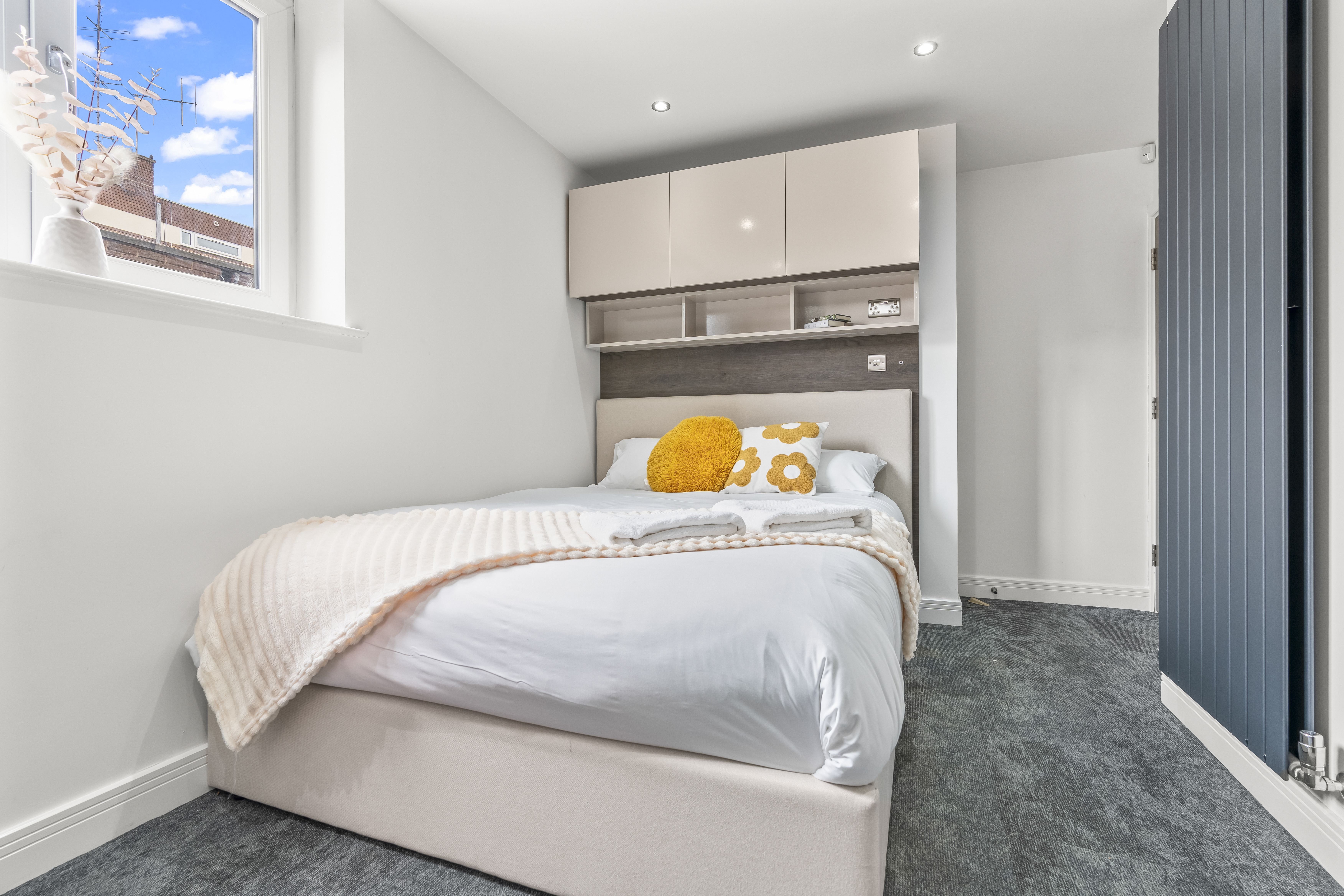 Contemporary Comfort Steps from Ricoh Arena 5 in Hertford Pl CV1 3JZ - Property image 3 - VivreStays