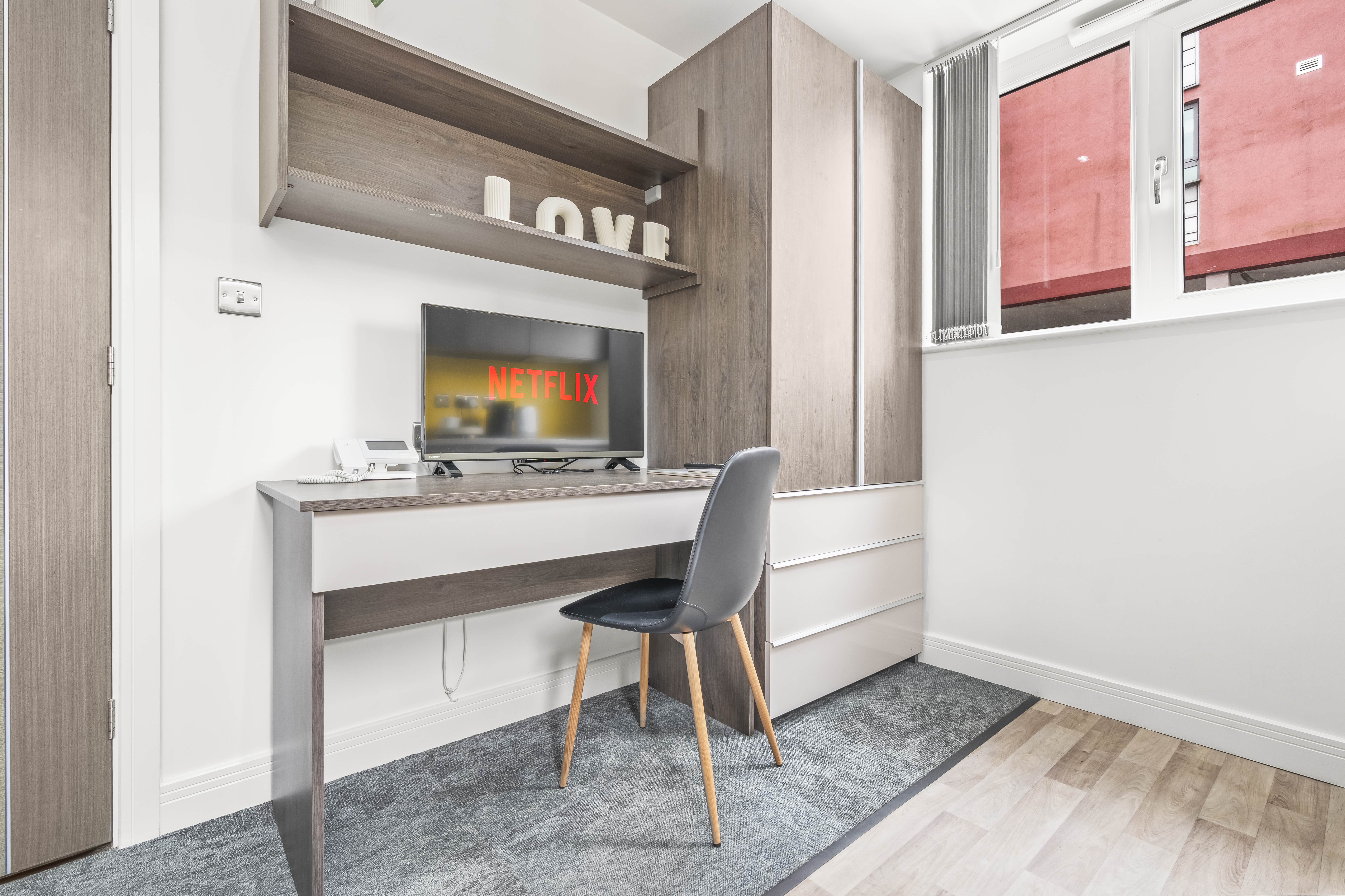 Contemporary Comfort Steps from Ricoh Arena 5 in Hertford Pl CV1 3JZ - Property image 6 - VivreStays