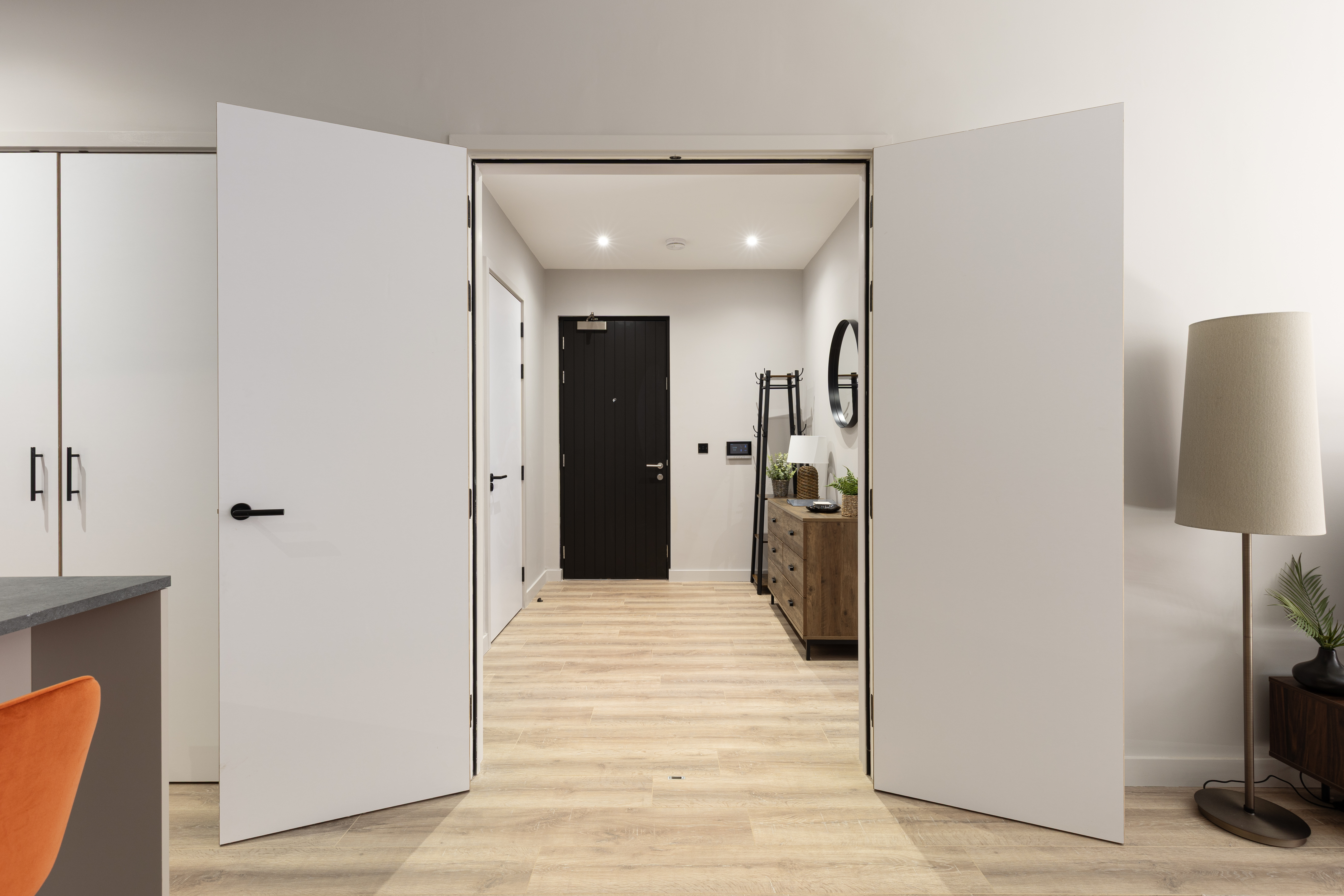 The Brickworks - Grade II Boutique Stay, 2 Bed. 2 in The Pressworks, Flat 6, 40-44 Northwood Street. B3 1TY - Property image 10 - VivreStays