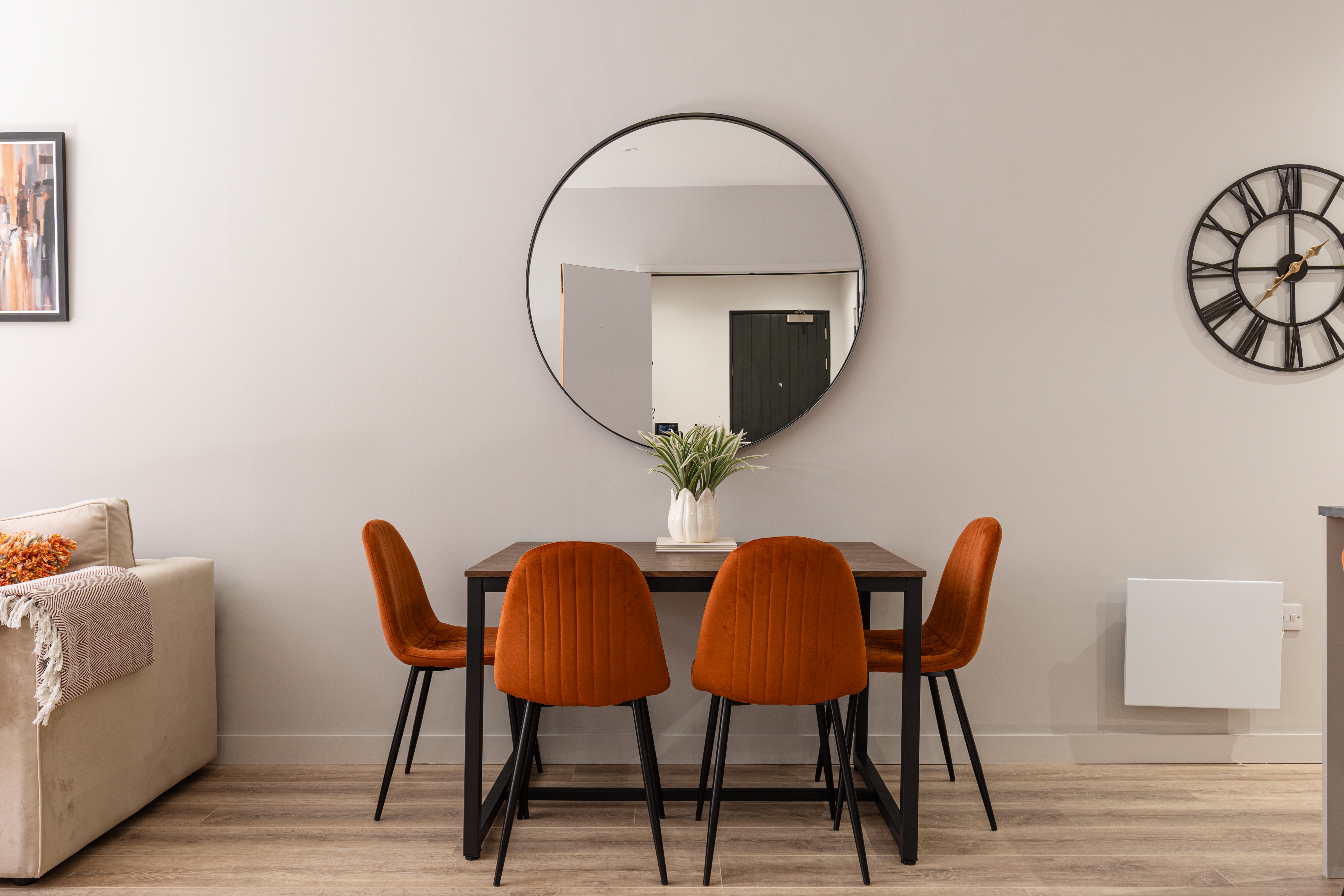 The Brickworks - Grade II Boutique Stay, 2 Bed. 2 in The Pressworks, Flat 6, 40-44 Northwood Street. B3 1TY - Property image 7 - VivreStays