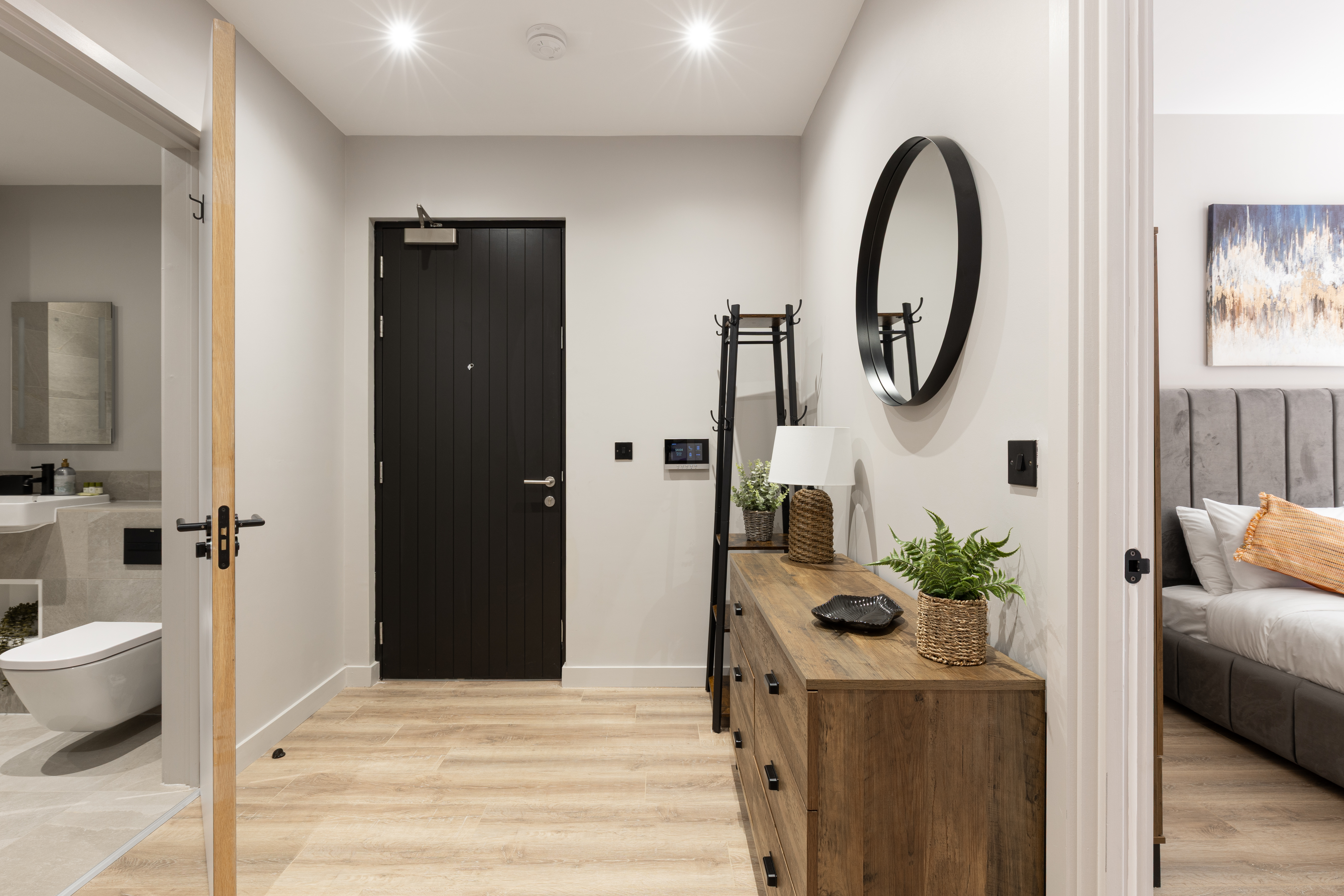 The Brickworks - Grade II Boutique Stay, 2 Bed. 2 in The Pressworks, Flat 6, 40-44 Northwood Street. B3 1TY - Property image 12 - VivreStays