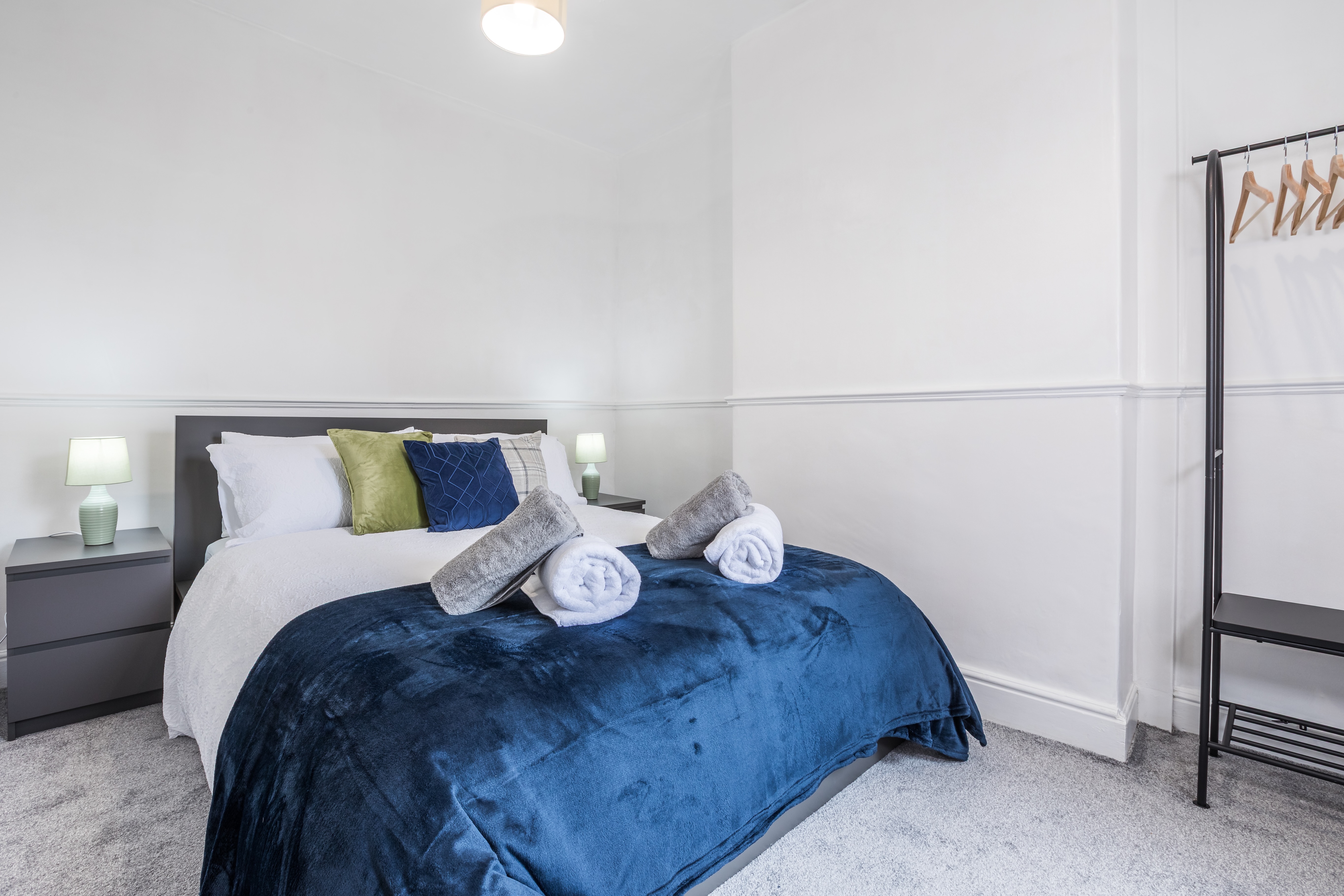 Modern 3BD House Manchester - Free Parking &… in 37 Park St M27 4UG - Property image 12 - VivreStays