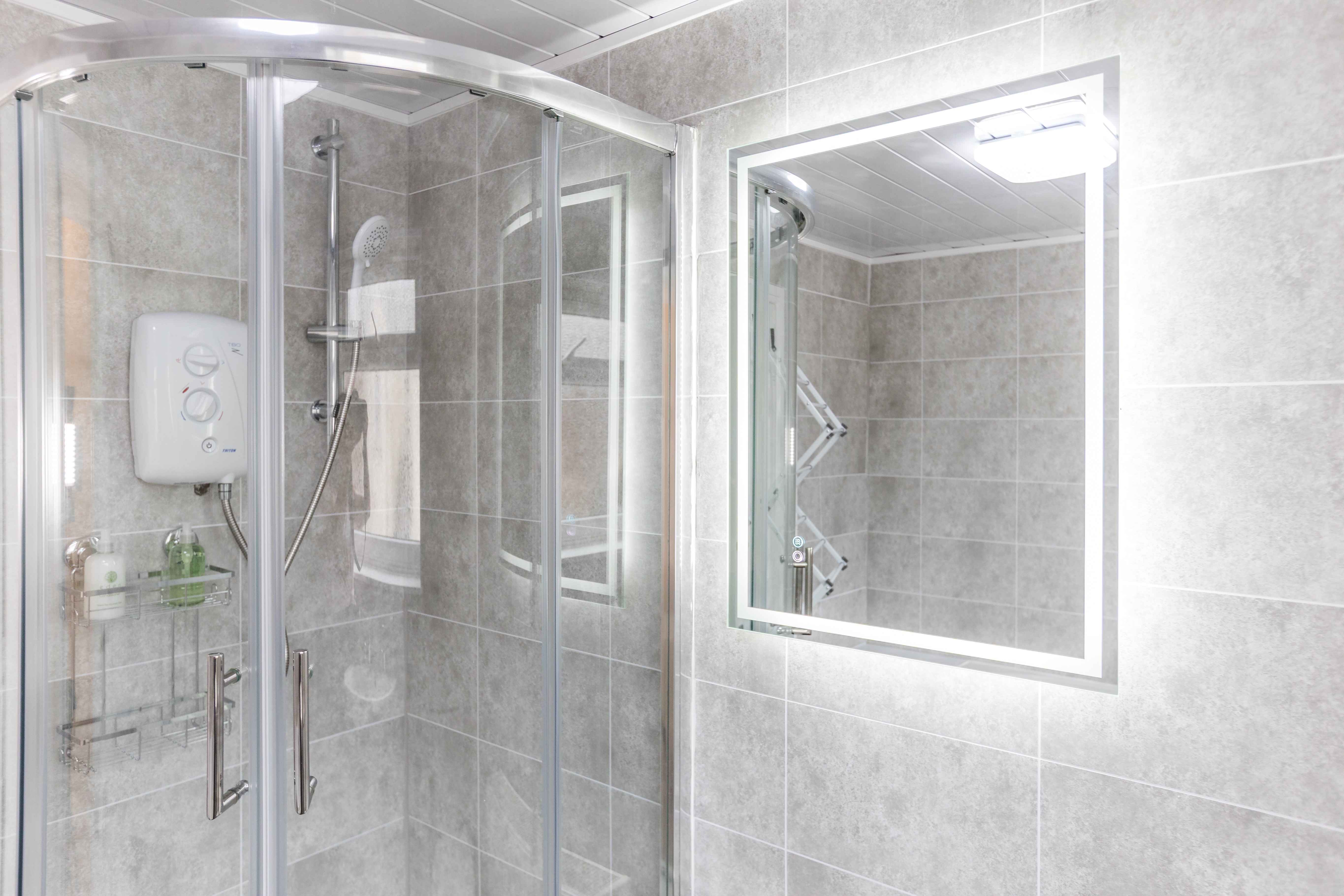 Modern 3BD House Manchester - Free Parking &… in 37 Park St M27 4UG - Property image 8 - VivreStays