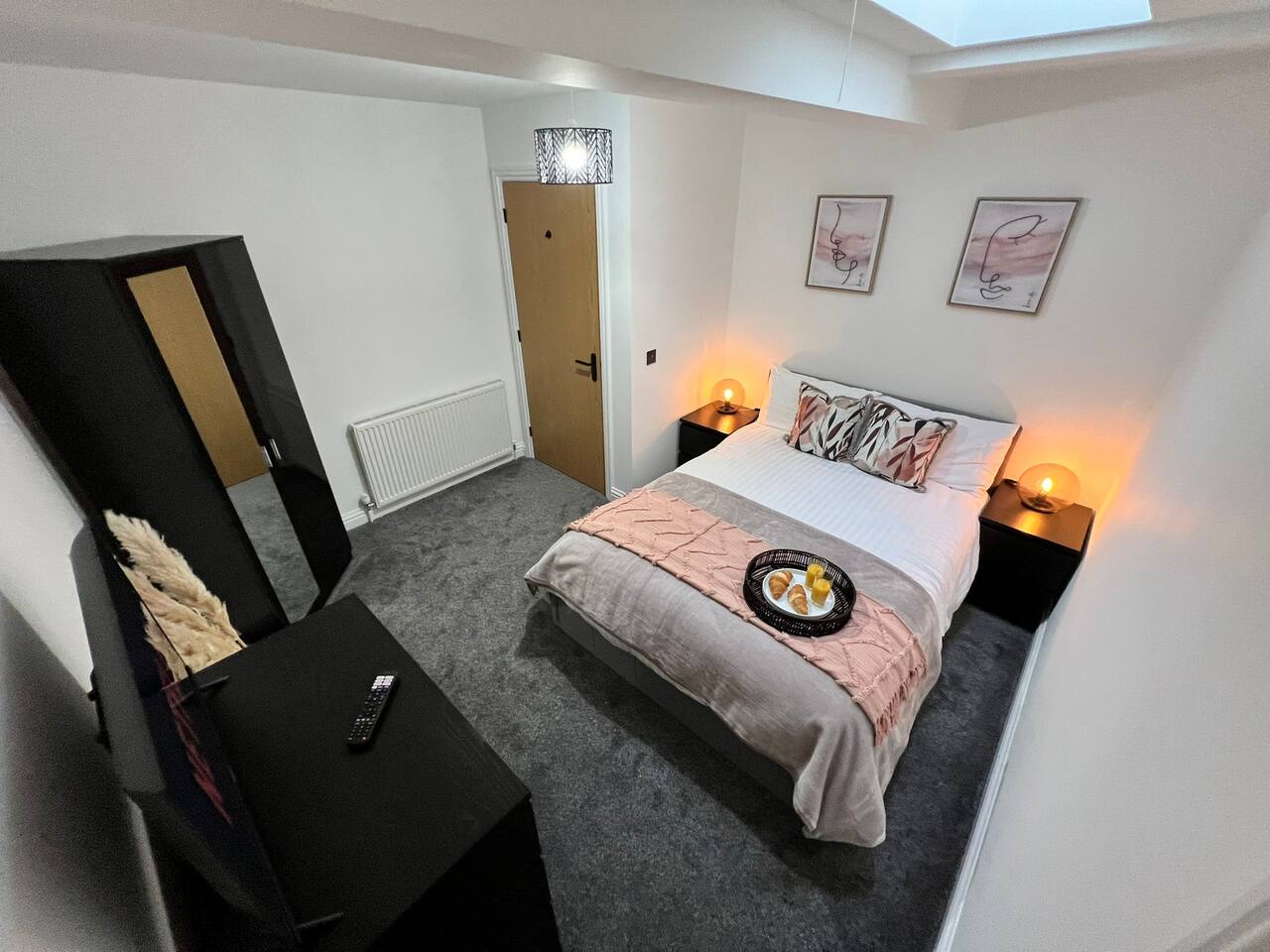 Penthouse Near Beach • Private Rooftop & Park… in 44 St Thomas St DT4 8EH - Property image 23 - VivreStays