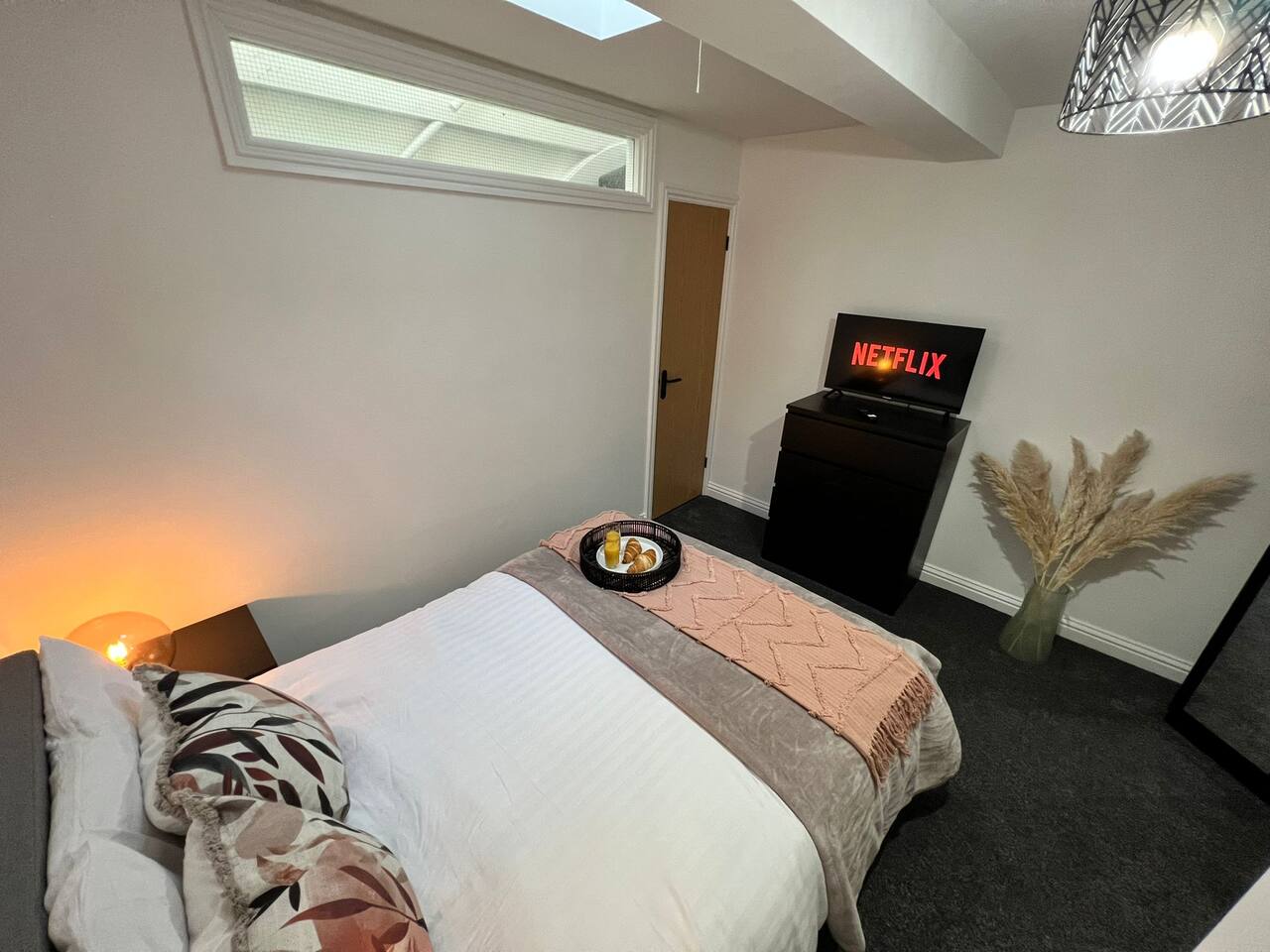 Penthouse Near Beach • Private Rooftop & Park… in 44 St Thomas St DT4 8EH - Property image 26 - VivreStays