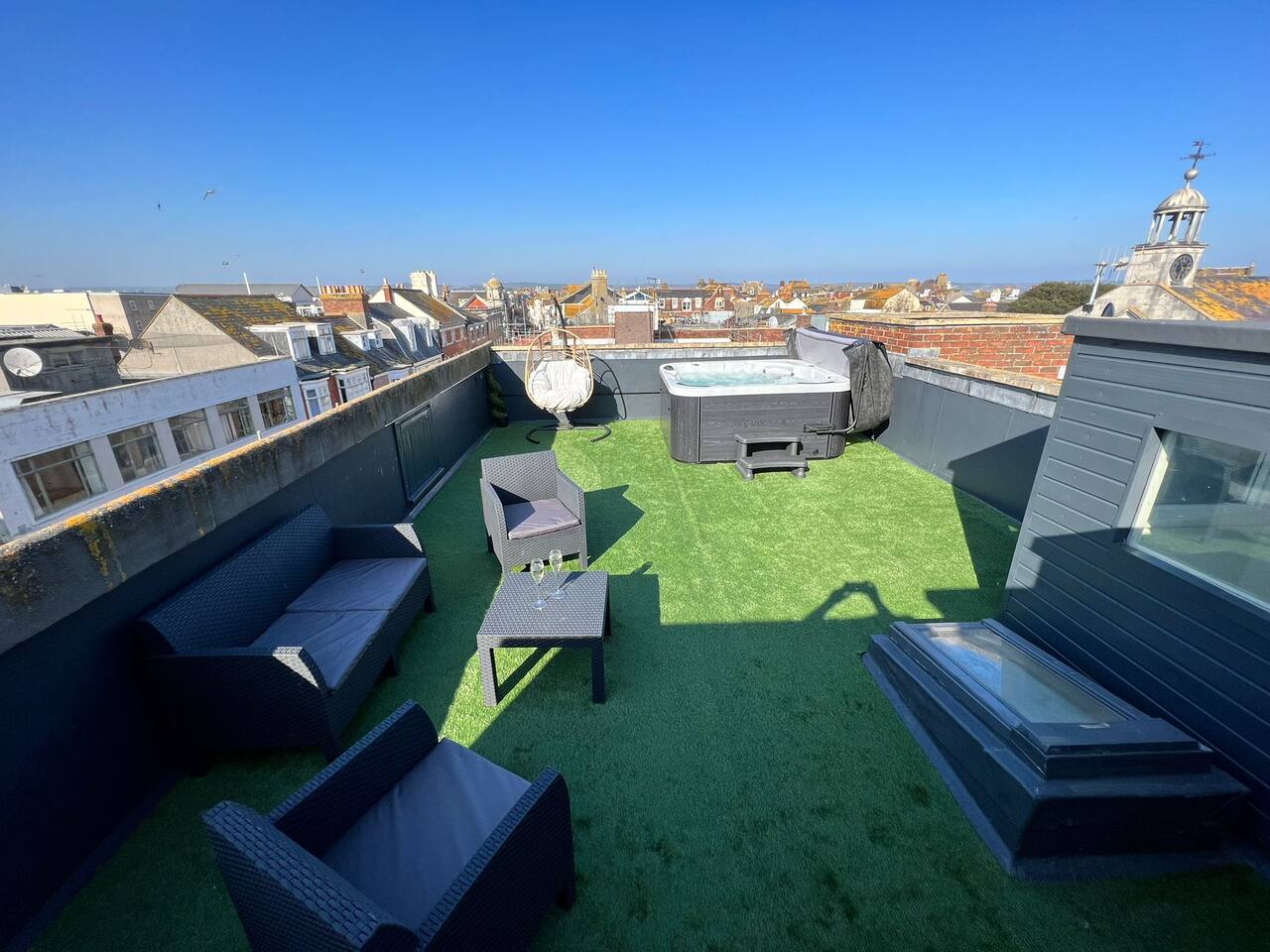 Penthouse Near Beach • Private Rooftop & Park… in 44 St Thomas St DT4 8EH - Property image 27 - VivreStays
