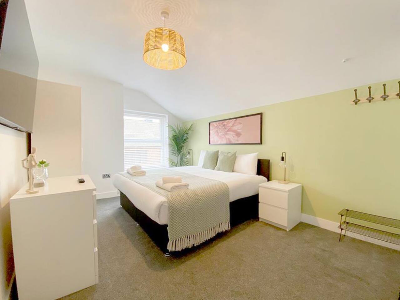 Eleven on Dragon | Private Double Room | Central 1 in 11 Dragon Parade HG1 5BZ - Property image 8 - VivreStays