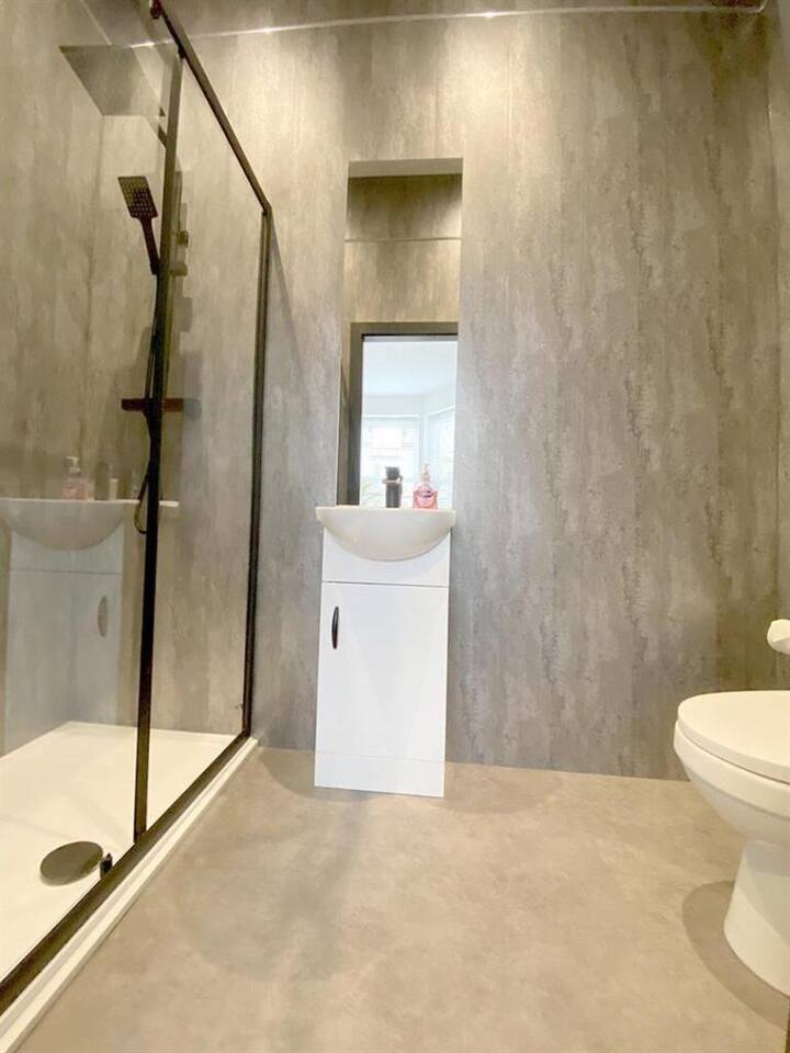 Eleven on Dragon | Private Double Room | Central 1 in 11 Dragon Parade HG1 5BZ - Property image 20 - VivreStays