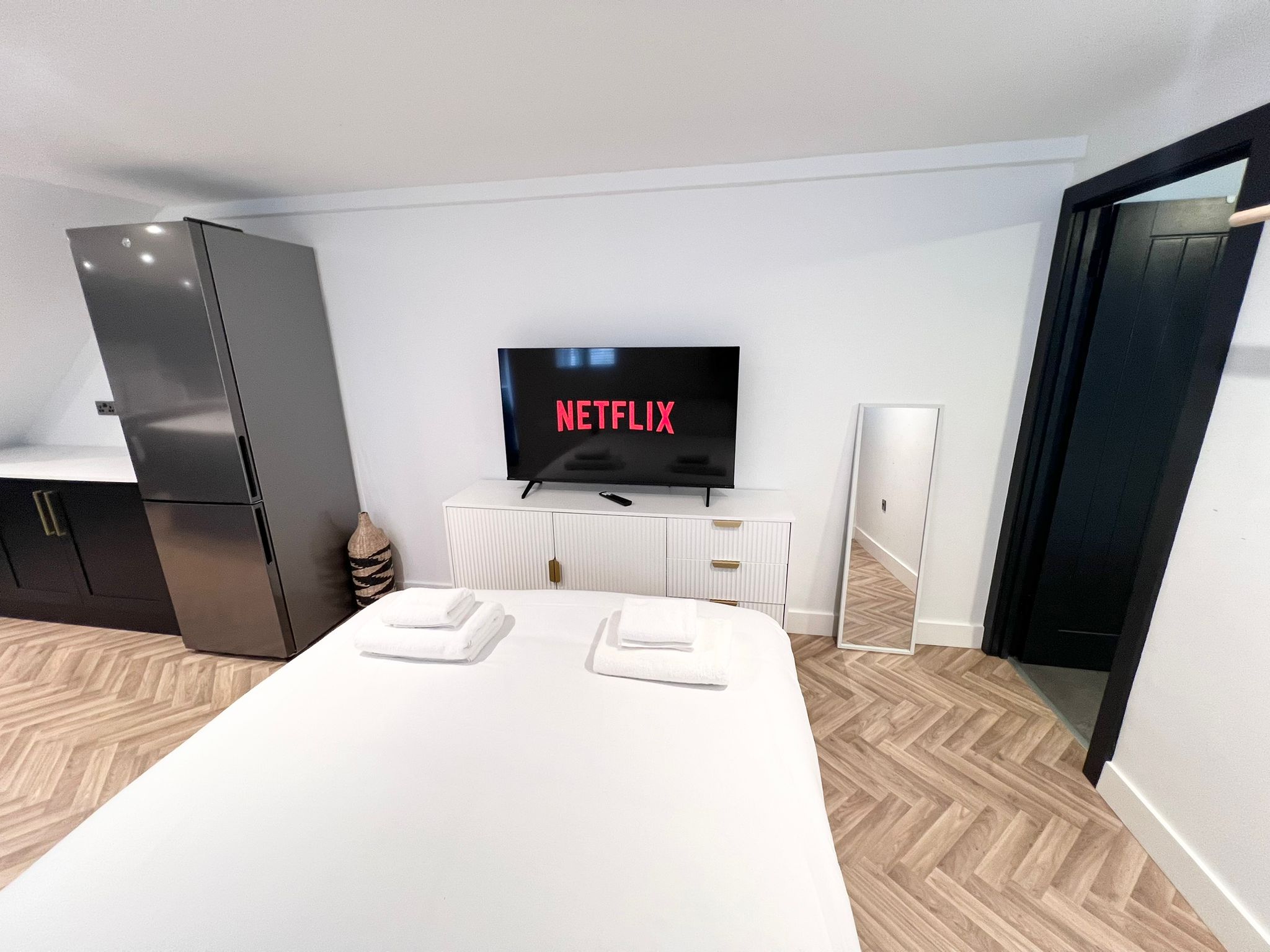 View Eleven on Dragon | Studio Apartment | Central in 11 Dragon Parade HG1 5BZ Eleven on Dragon | Studio Apartment | Central in 11 Dragon Parade HG1 5BZ - Property image 35 - VivreStays