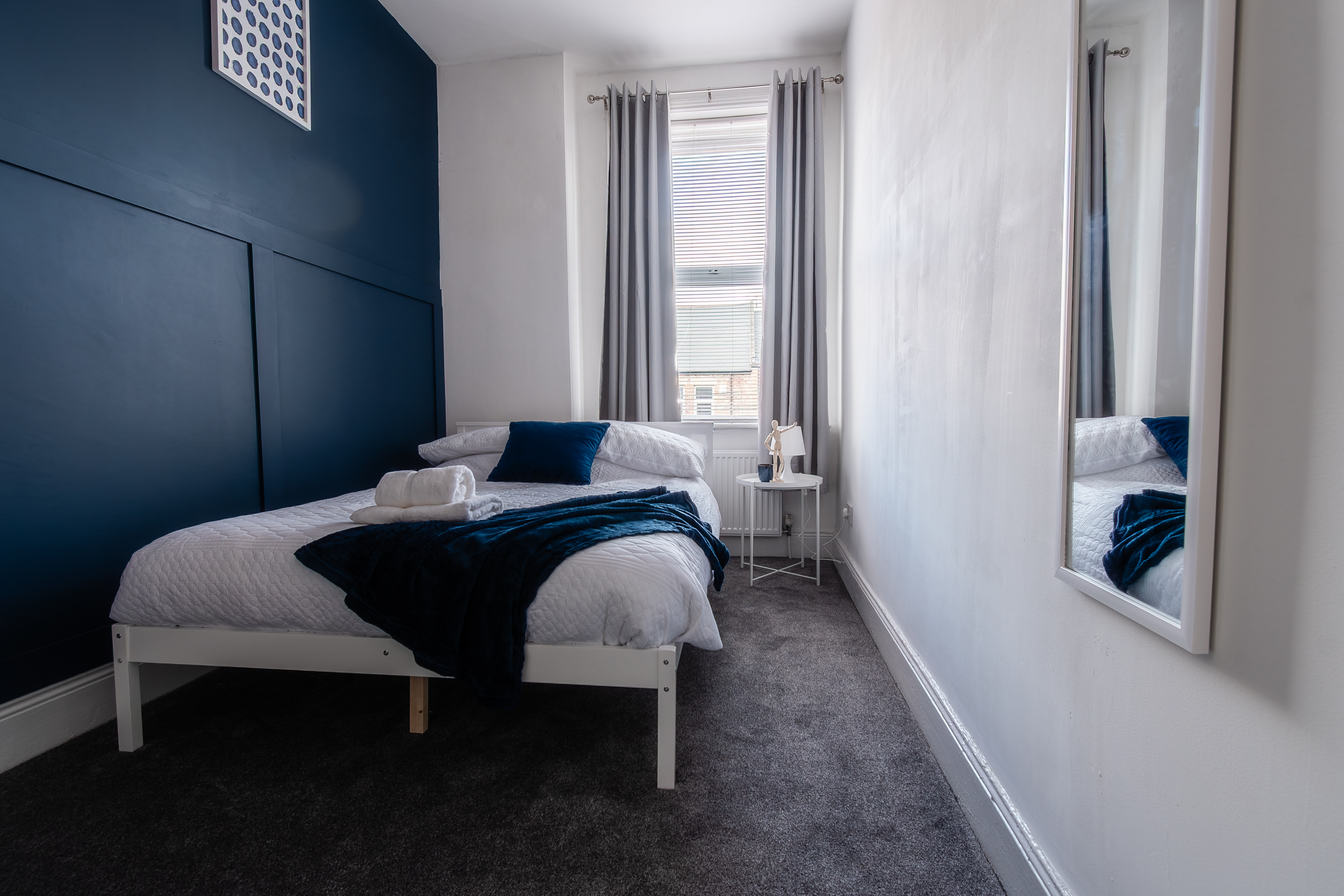 SPACIOUS 3BR FLAT- PARKING-WIFI-NEAR METRO CENTRE 2 in 17 Faraday Grove NE8 4UL - Property image 10 - VivreStays