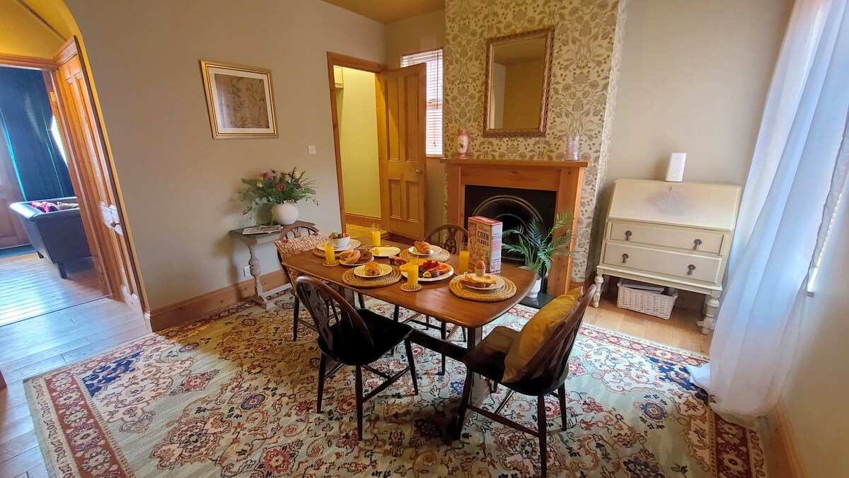 View Druids Cottage 2 in 39 Coppice Ln WS6 7HA Druids Cottage 2 in 39 Coppice Ln WS6 7HA - Property image 11 - VivreStays