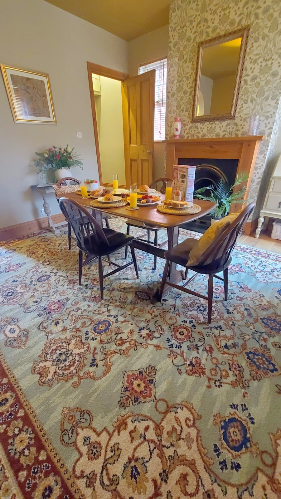 View Druids Cottage 2 in 39 Coppice Ln WS6 7HA Druids Cottage 2 in 39 Coppice Ln WS6 7HA - Property image 15 - VivreStays