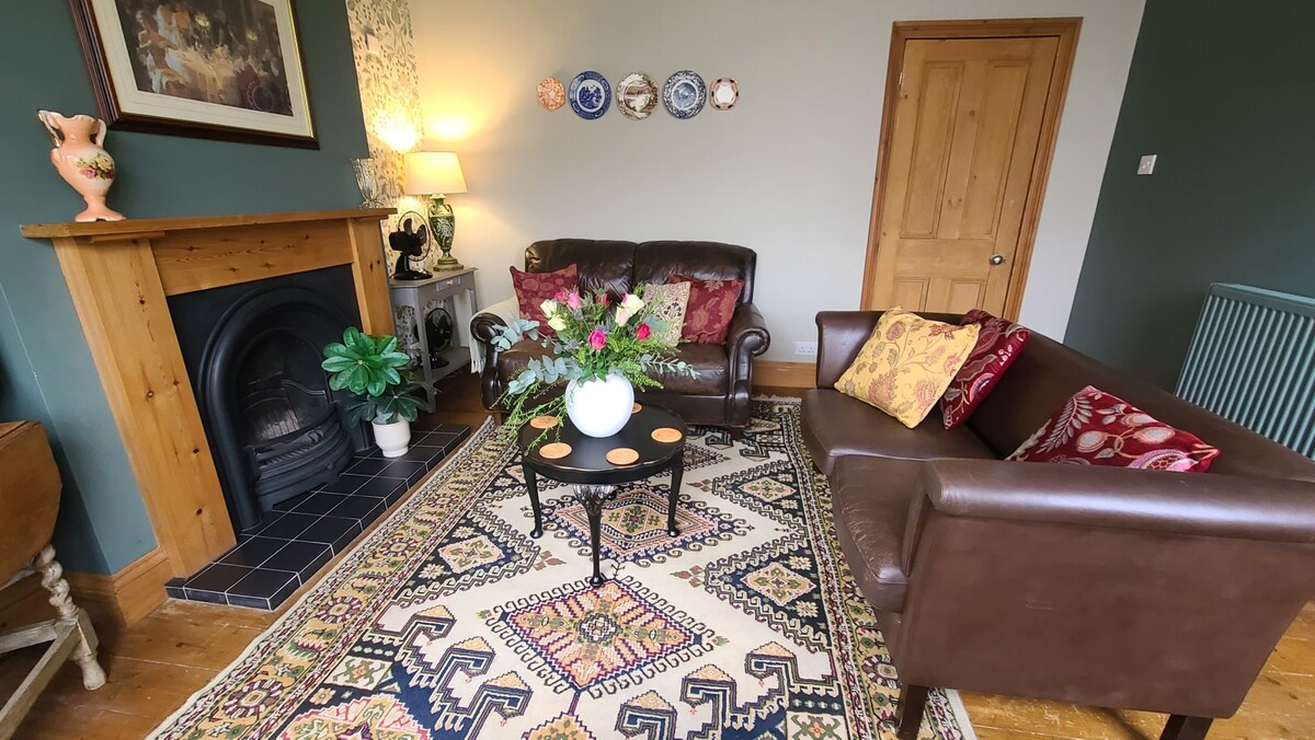 View Druids Cottage 2 in 39 Coppice Ln WS6 7HA Druids Cottage 2 in 39 Coppice Ln WS6 7HA - Property image 53 - VivreStays