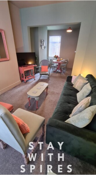 View Jasper's 4 bedroom 2 bathrooms in Meir - Sto… in 91 Stanton Rd ST3 6DF Jasper's 4 bedroom 2 bathrooms in Meir - Sto… in 91 Stanton Rd ST3 6DF - Property image 4 - VivreStays