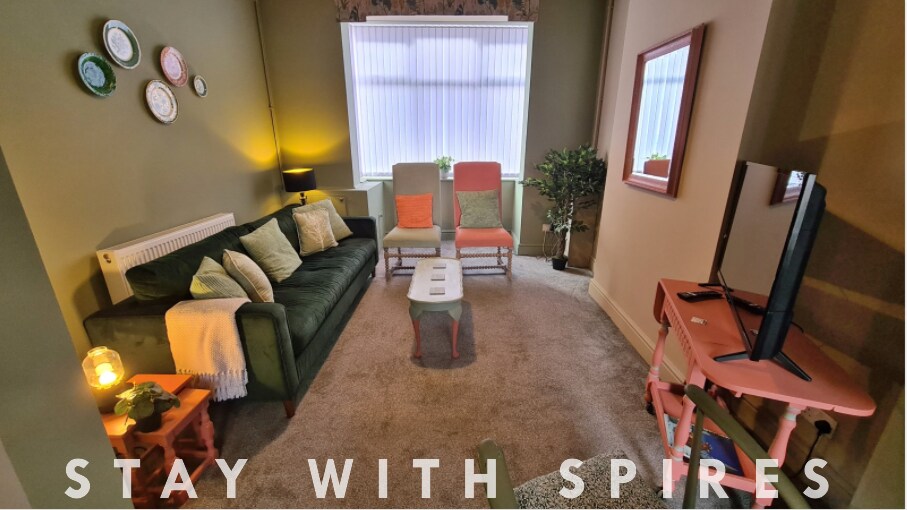 View Jasper's 4 bedroom 2 bathrooms in Meir - Sto… in 91 Stanton Rd ST3 6DF Jasper's 4 bedroom 2 bathrooms in Meir - Sto… in 91 Stanton Rd ST3 6DF - Property image 6 - VivreStays