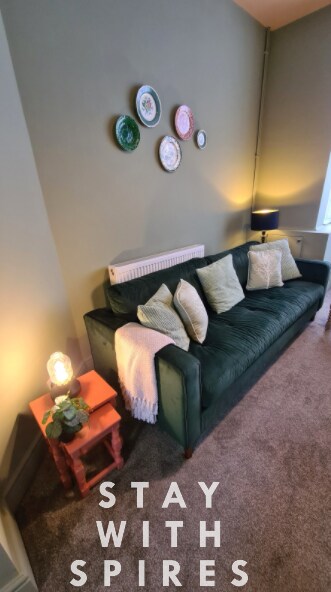 View Jasper's 4 bedroom 2 bathrooms in Meir - Sto… in 91 Stanton Rd ST3 6DF Jasper's 4 bedroom 2 bathrooms in Meir - Sto… in 91 Stanton Rd ST3 6DF - Property image 7 - VivreStays