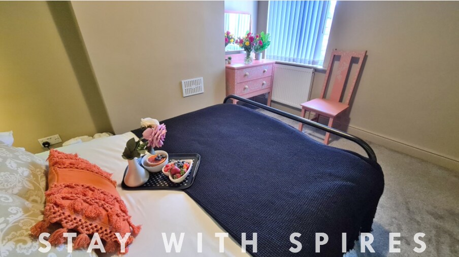 View Jasper's 4 bedroom 2 bathrooms in Meir - Sto… in 91 Stanton Rd ST3 6DF Jasper's 4 bedroom 2 bathrooms in Meir - Sto… in 91 Stanton Rd ST3 6DF - Property image 25 - VivreStays