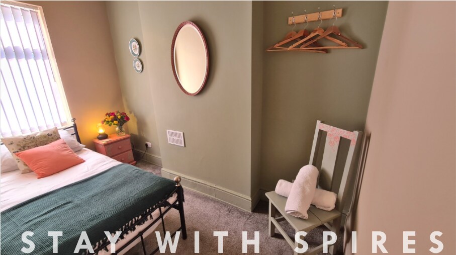 View Jasper's 4 bedroom 2 bathrooms in Meir - Sto… in 91 Stanton Rd ST3 6DF Jasper's 4 bedroom 2 bathrooms in Meir - Sto… in 91 Stanton Rd ST3 6DF - Property image 37 - VivreStays