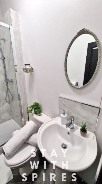 View Jasper's 4 bedroom 2 bathrooms in Meir - Sto… in 91 Stanton Rd ST3 6DF Jasper's 4 bedroom 2 bathrooms in Meir - Sto… in 91 Stanton Rd ST3 6DF - Property image 47 - VivreStays