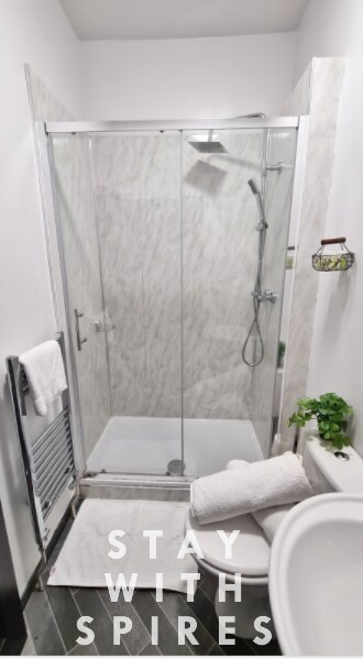 View Jasper's 4 bedroom 2 bathrooms in Meir - Sto… in 91 Stanton Rd ST3 6DF Jasper's 4 bedroom 2 bathrooms in Meir - Sto… in 91 Stanton Rd ST3 6DF - Property image 55 - VivreStays