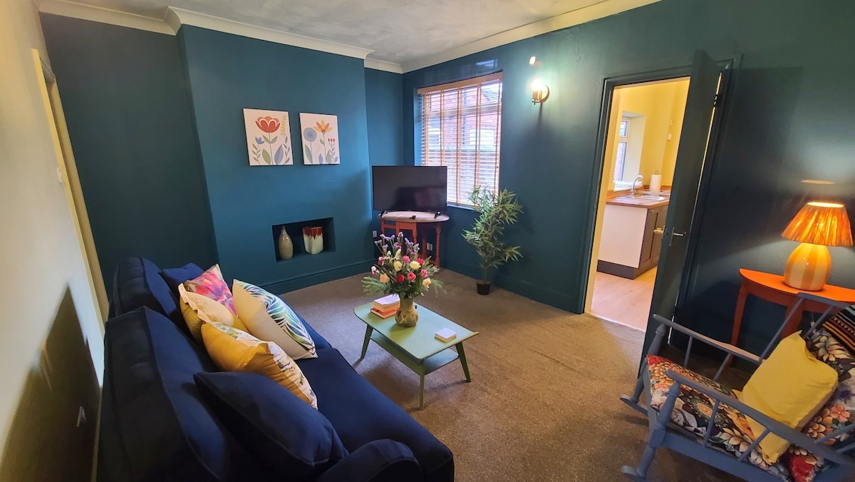 View Paget Cottage in 419A Littleworth Rd WS12 1HZ Paget Cottage in 419A Littleworth Rd WS12 1HZ - Property image 28 - VivreStays