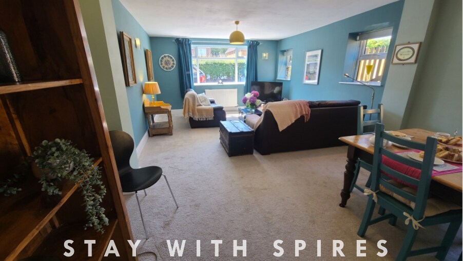View The Lodge 3 Ensuite Bedrooms near Cannock Chase 2 in 603 Littleworth Rd WS12 1QQ The Lodge 3 Ensuite Bedrooms near Cannock Chase 2 in 603 Littleworth Rd WS12 1QQ - Property image 5 - VivreStays