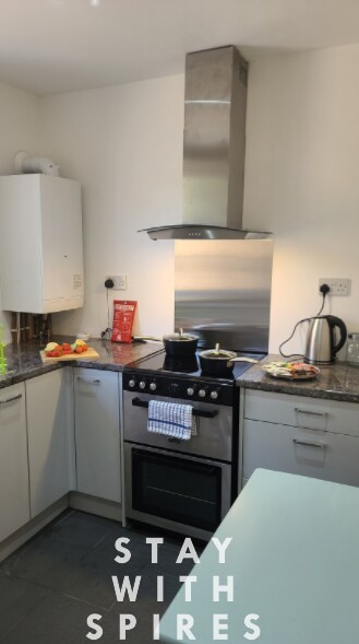 View The Lodge 3 Ensuite Bedrooms near Cannock Chase 2 in 603 Littleworth Rd WS12 1QQ The Lodge 3 Ensuite Bedrooms near Cannock Chase 2 in 603 Littleworth Rd WS12 1QQ - Property image 17 - VivreStays