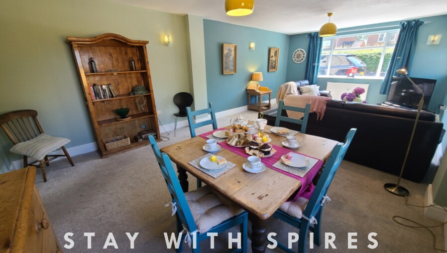 View The Lodge 3 Ensuite Bedrooms near Cannock Chase 2 in 603 Littleworth Rd WS12 1QQ The Lodge 3 Ensuite Bedrooms near Cannock Chase 2 in 603 Littleworth Rd WS12 1QQ - Property image 23 - VivreStays