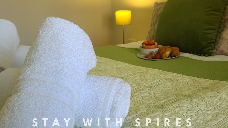 View The Lodge 3 Ensuite Bedrooms near Cannock Chase 2 in 603 Littleworth Rd WS12 1QQ The Lodge 3 Ensuite Bedrooms near Cannock Chase 2 in 603 Littleworth Rd WS12 1QQ - Property image 43 - VivreStays