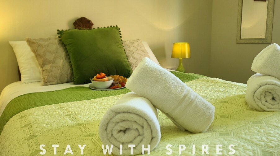 View The Lodge 3 Ensuite Bedrooms near Cannock Chase 2 in 603 Littleworth Rd WS12 1QQ The Lodge 3 Ensuite Bedrooms near Cannock Chase 2 in 603 Littleworth Rd WS12 1QQ - Property image 44 - VivreStays