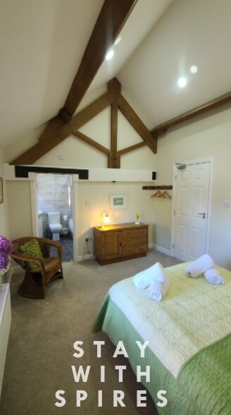 View The Lodge 3 Ensuite Bedrooms near Cannock Chase 2 in 603 Littleworth Rd WS12 1QQ The Lodge 3 Ensuite Bedrooms near Cannock Chase 2 in 603 Littleworth Rd WS12 1QQ - Property image 45 - VivreStays