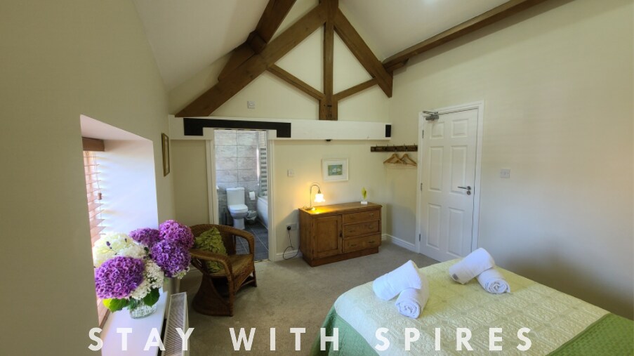 View The Lodge 3 Ensuite Bedrooms near Cannock Chase 2 in 603 Littleworth Rd WS12 1QQ The Lodge 3 Ensuite Bedrooms near Cannock Chase 2 in 603 Littleworth Rd WS12 1QQ - Property image 49 - VivreStays
