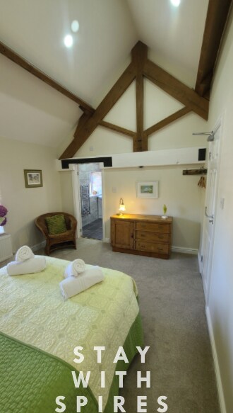 View The Lodge 3 Ensuite Bedrooms near Cannock Chase 2 in 603 Littleworth Rd WS12 1QQ The Lodge 3 Ensuite Bedrooms near Cannock Chase 2 in 603 Littleworth Rd WS12 1QQ - Property image 52 - VivreStays