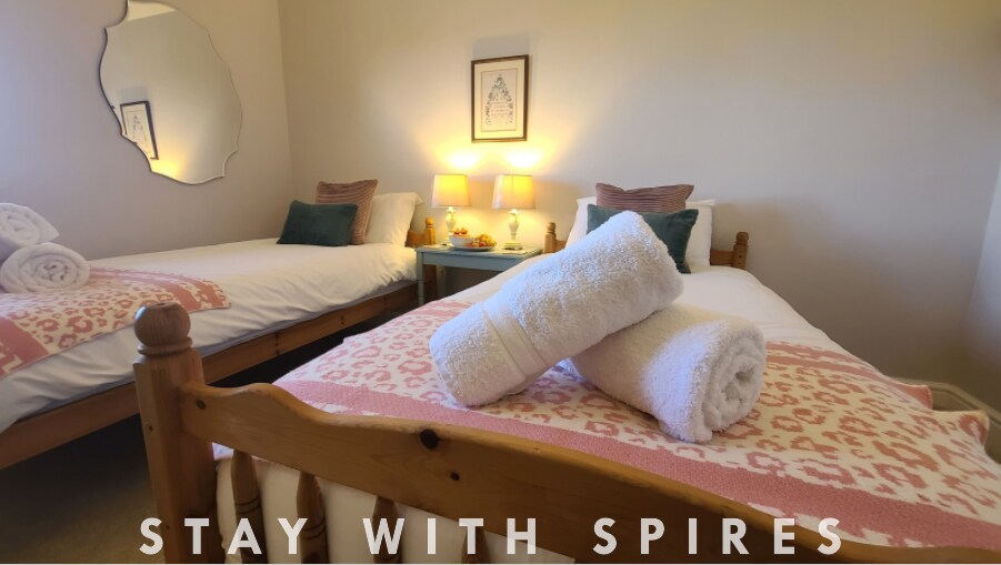 View The Lodge 3 Ensuite Bedrooms near Cannock Chase 2 in 603 Littleworth Rd WS12 1QQ The Lodge 3 Ensuite Bedrooms near Cannock Chase 2 in 603 Littleworth Rd WS12 1QQ - Property image 55 - VivreStays