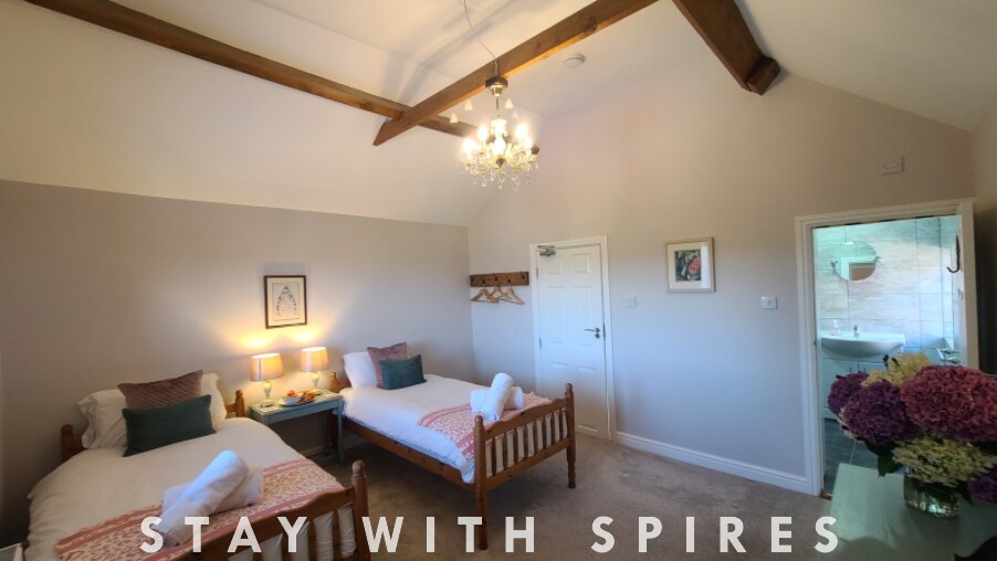 View The Lodge 3 Ensuite Bedrooms near Cannock Chase 2 in 603 Littleworth Rd WS12 1QQ The Lodge 3 Ensuite Bedrooms near Cannock Chase 2 in 603 Littleworth Rd WS12 1QQ - Property image 58 - VivreStays