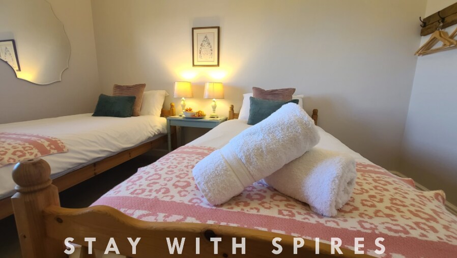 View The Lodge 3 Ensuite Bedrooms near Cannock Chase 2 in 603 Littleworth Rd WS12 1QQ The Lodge 3 Ensuite Bedrooms near Cannock Chase 2 in 603 Littleworth Rd WS12 1QQ - Property image 59 - VivreStays