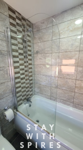 View The Lodge 3 Ensuite Bedrooms near Cannock Chase 2 in 603 Littleworth Rd WS12 1QQ The Lodge 3 Ensuite Bedrooms near Cannock Chase 2 in 603 Littleworth Rd WS12 1QQ - Property image 82 - VivreStays