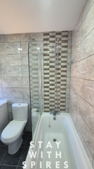 View The Lodge 3 Ensuite Bedrooms near Cannock Chase 2 in 603 Littleworth Rd WS12 1QQ The Lodge 3 Ensuite Bedrooms near Cannock Chase 2 in 603 Littleworth Rd WS12 1QQ - Property image 84 - VivreStays