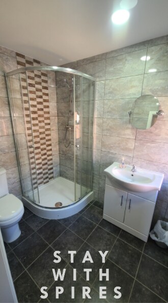View The Lodge 3 Ensuite Bedrooms near Cannock Chase 2 in 603 Littleworth Rd WS12 1QQ The Lodge 3 Ensuite Bedrooms near Cannock Chase 2 in 603 Littleworth Rd WS12 1QQ - Property image 85 - VivreStays