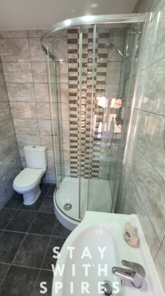 View The Lodge 3 Ensuite Bedrooms near Cannock Chase 2 in 603 Littleworth Rd WS12 1QQ The Lodge 3 Ensuite Bedrooms near Cannock Chase 2 in 603 Littleworth Rd WS12 1QQ - Property image 86 - VivreStays