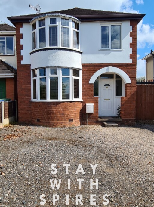 Rumer Hill House near McArthurGlen & Cannock… 2 in 13 Rumer Hill Rd WS11 0HA - Property image 49 - VivreStays