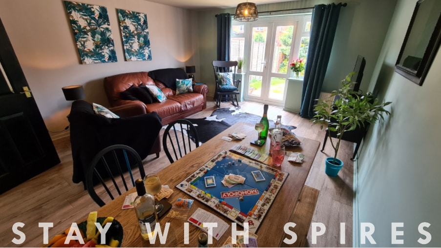 The Farrier's sleeps 4 close to Cannock Chase in 20 Horseshoe Dr WS12 0FT - Property image 8 - VivreStays