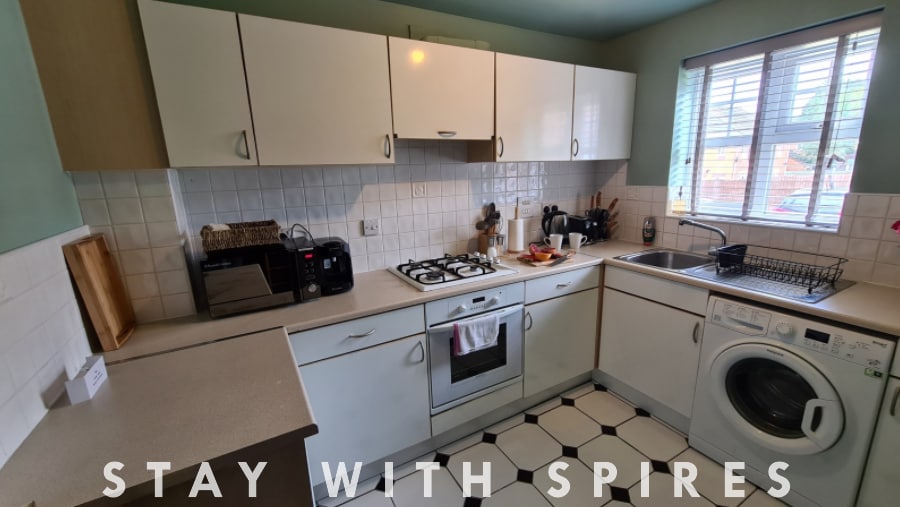 The Farrier's sleeps 4 close to Cannock Chase in 20 Horseshoe Dr WS12 0FT - Property image 11 - VivreStays